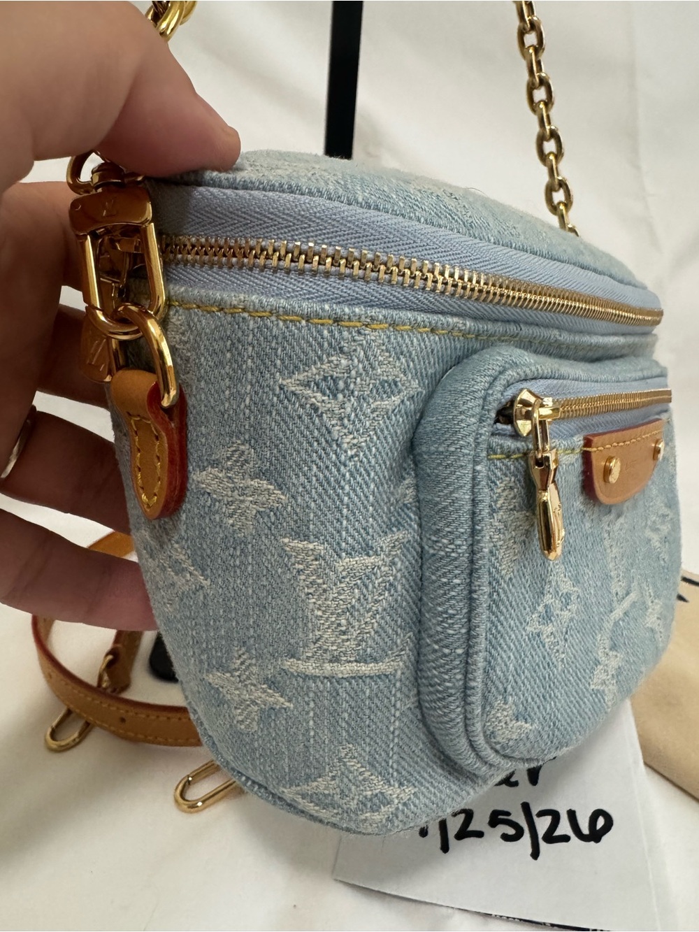 Louis Vuitton Light Blue Denim Monogram Mini bum bag - Picture 4 of 13